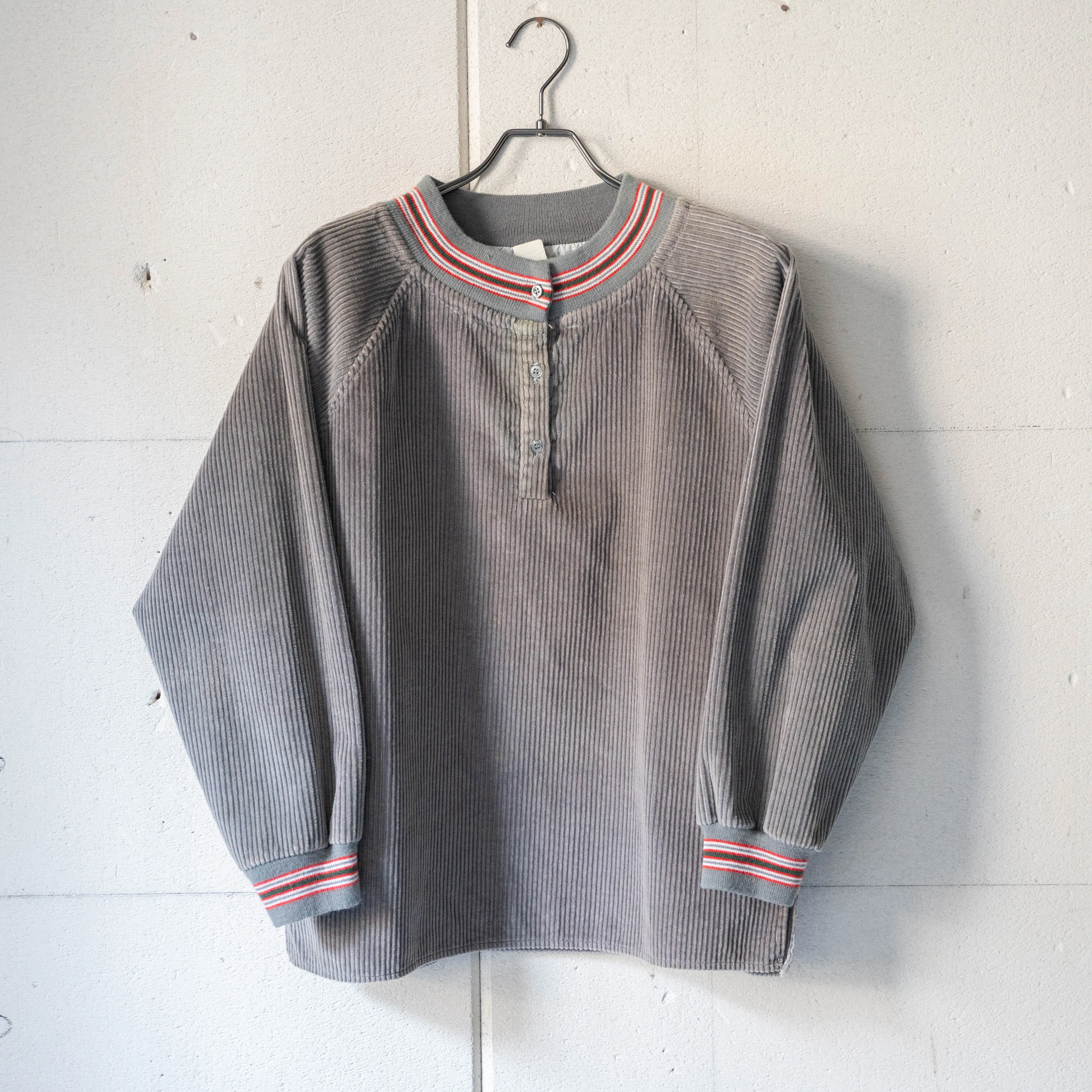 around 1970s gray corduroy henry neck tops