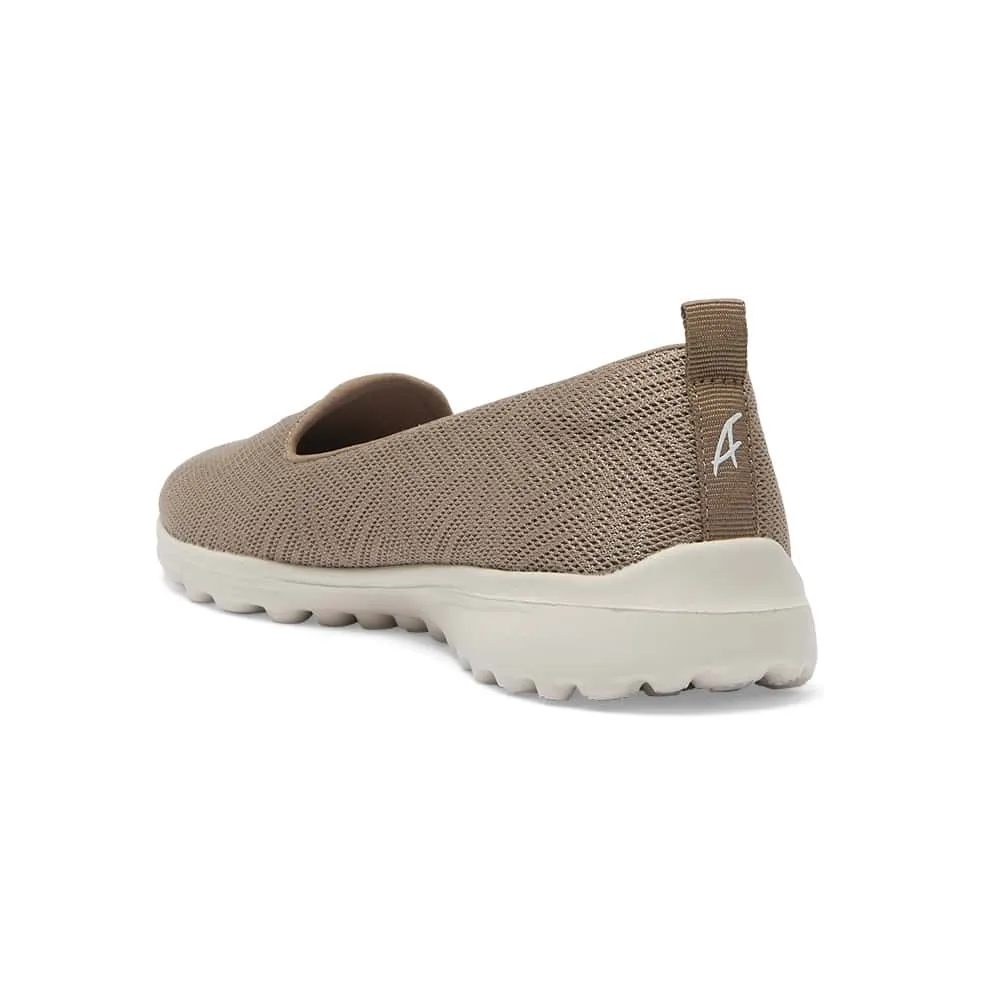 Perry Sneaker in Khaki Stretch