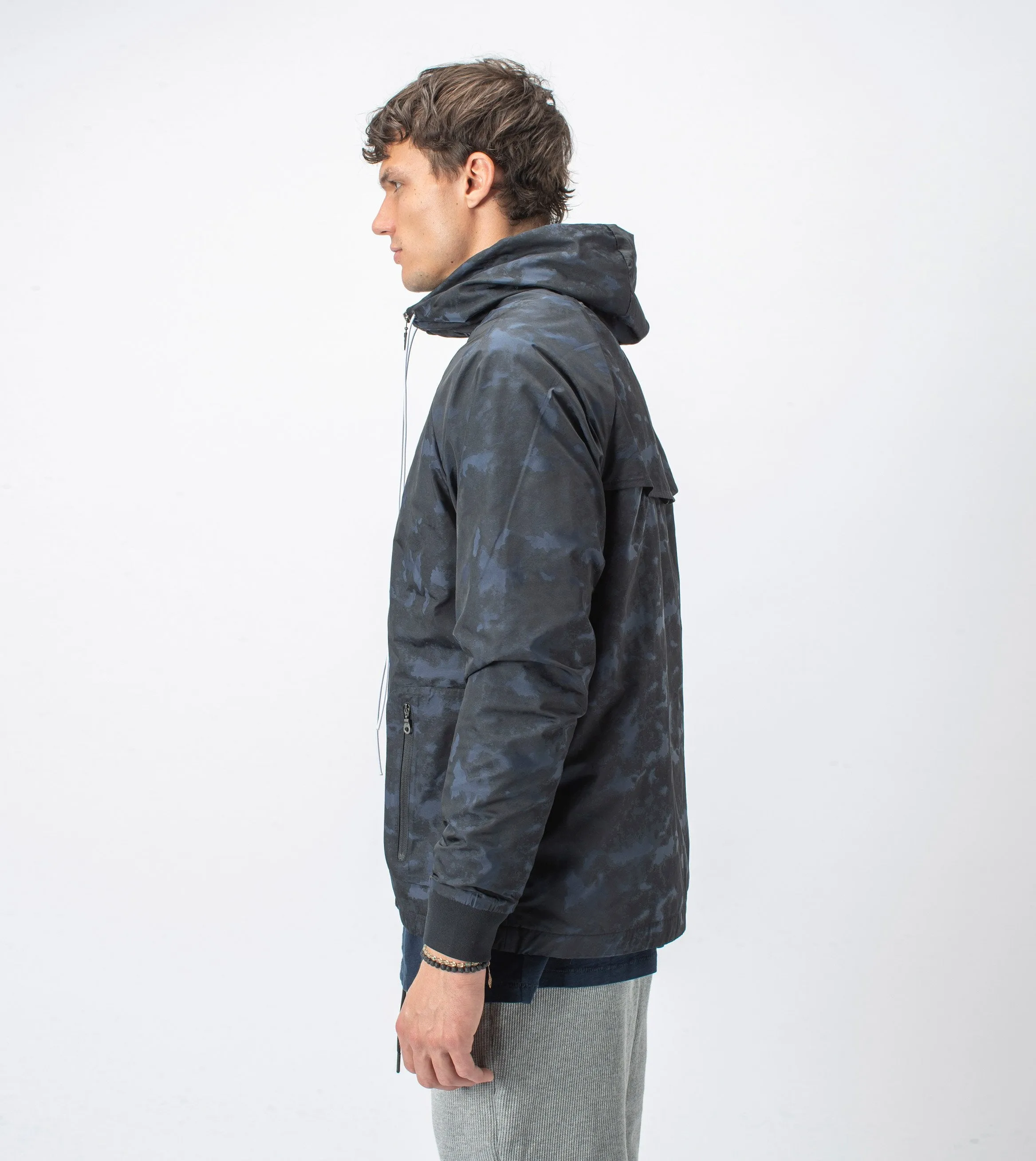 Utility Storm Spray Jacket Midnight